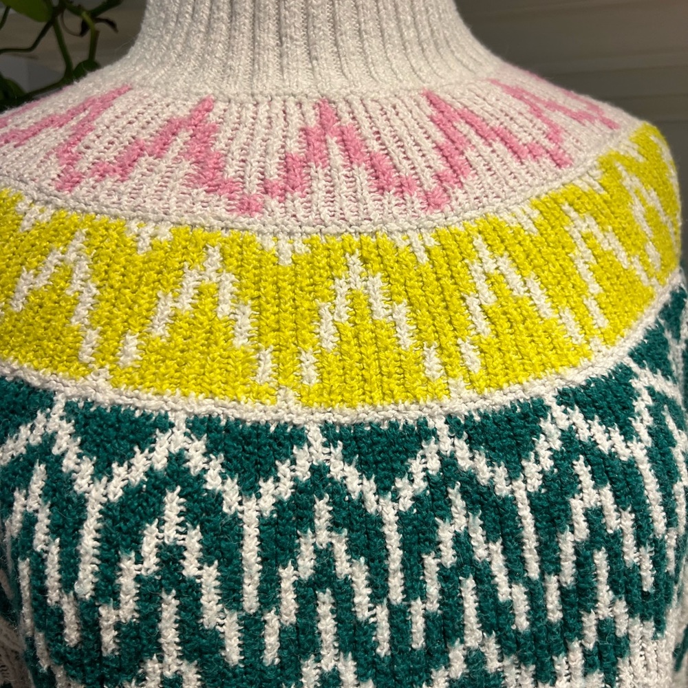 Old Navy Multicolor Patterned Turtleneck Sweater